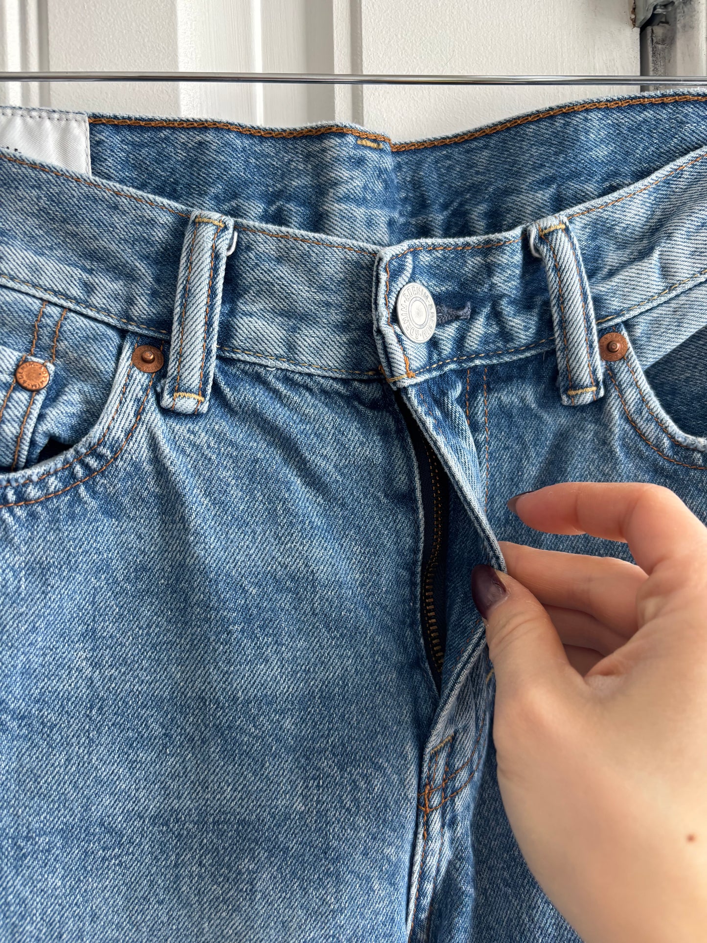 H&M Relaxed Fit Straight Leg Denim | Sz 30 (fits like Sz 28 or Sz 29) (N98S20)