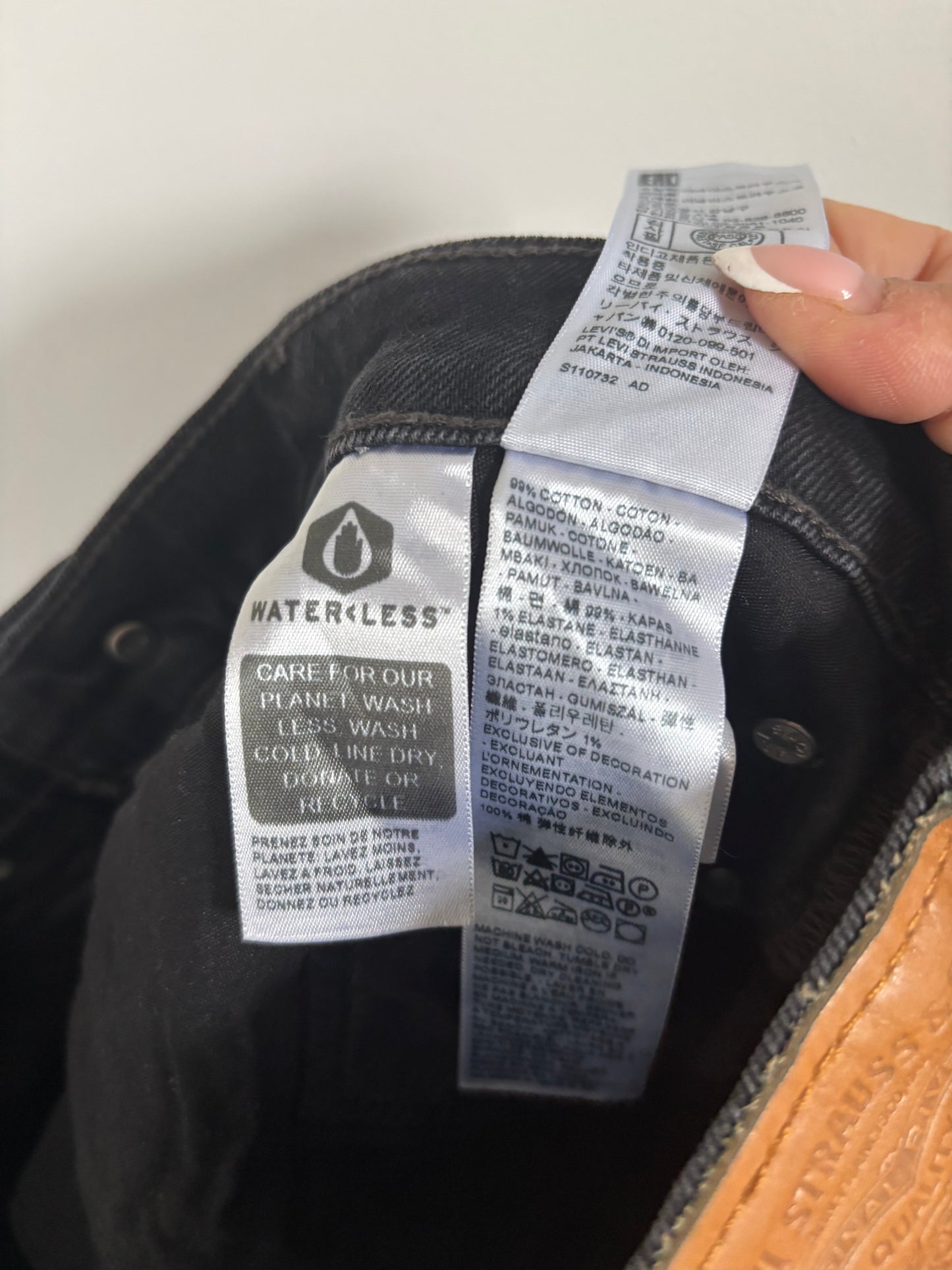 Levi's NWT Middy Straight Denim | 28 (may run small)