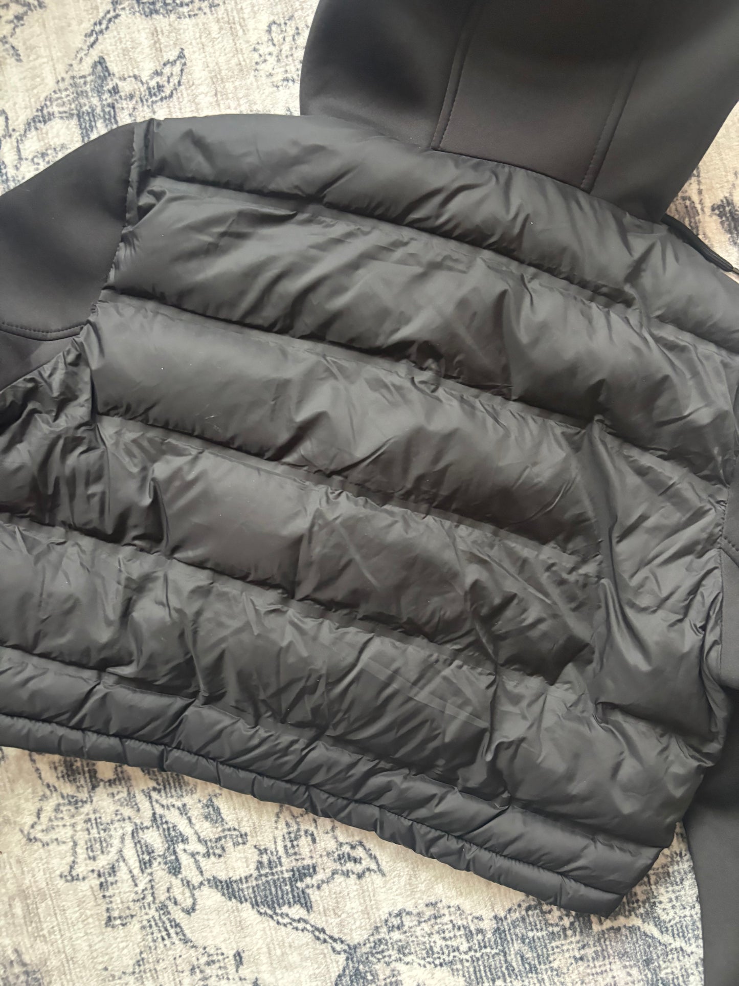 Zara Combination Cropped Hooded Puffer Jacket in Black | Large (N189C8)