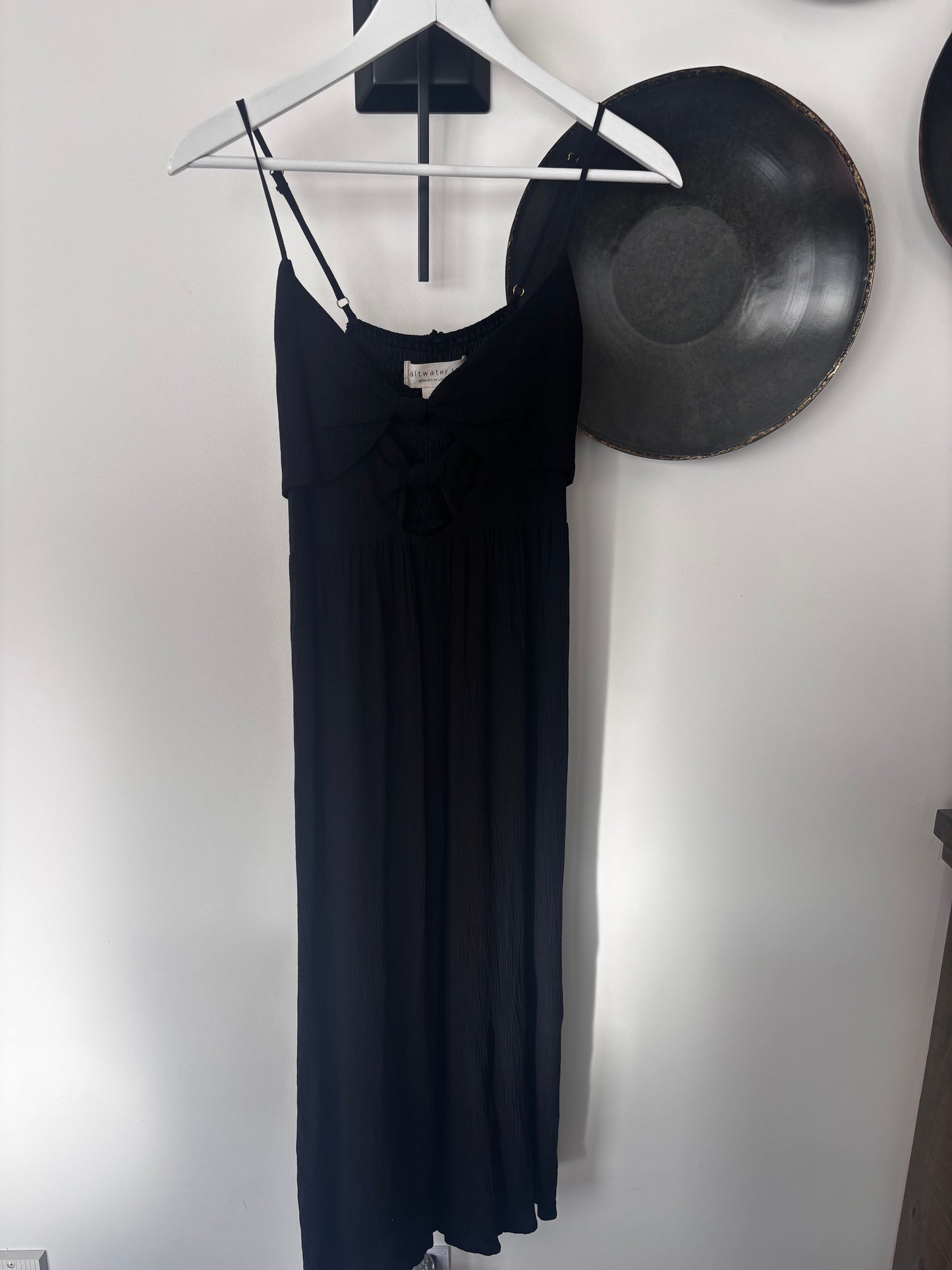 Saltwater Luxe Emmy Knotted Cutout Crinkle Dress | Sz Medium