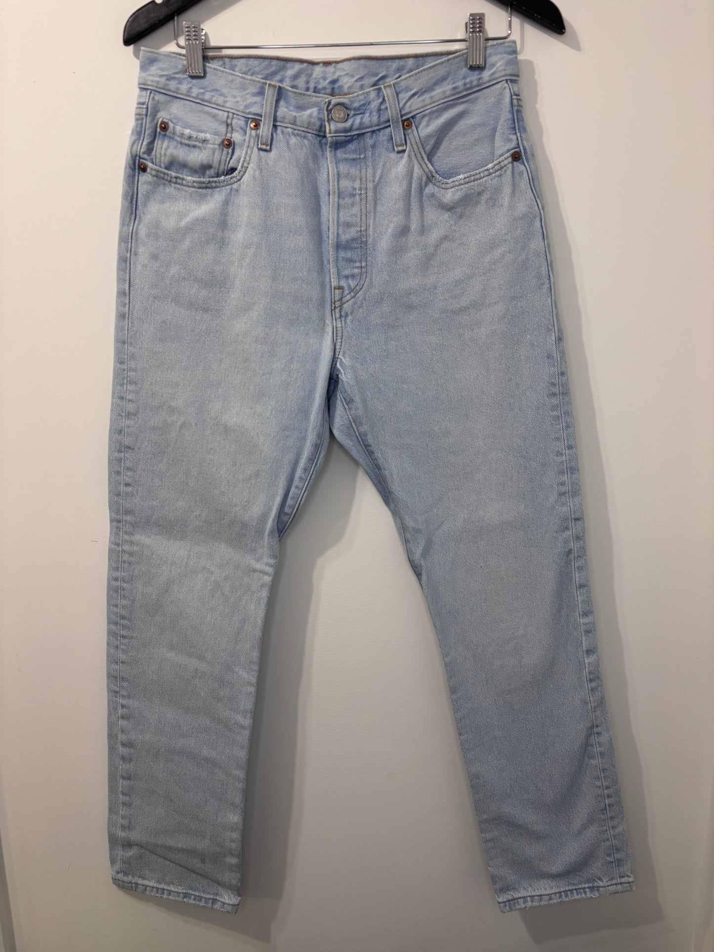 Levi's 501 Light Wash Denim | Sz 29 (M144O9)