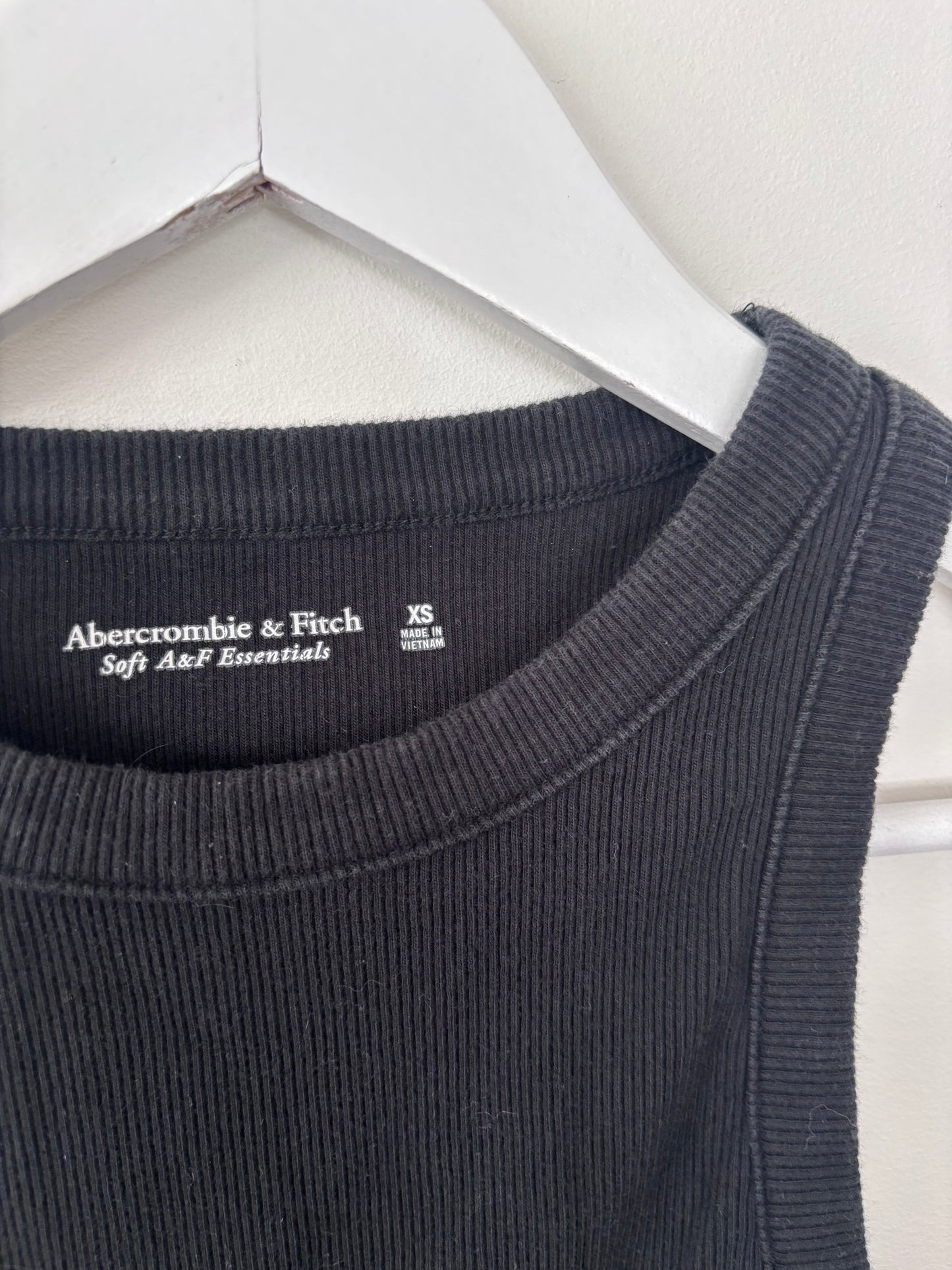 Abercrombie Black Tank | Sz XS (AK6)