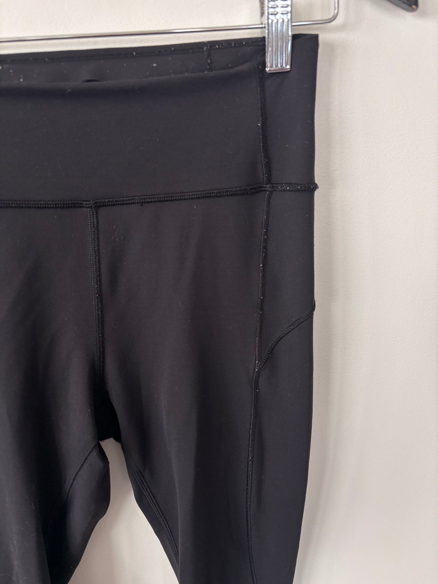 Lululemon In Movement Crop *Everlux 19" Black | Sz 6