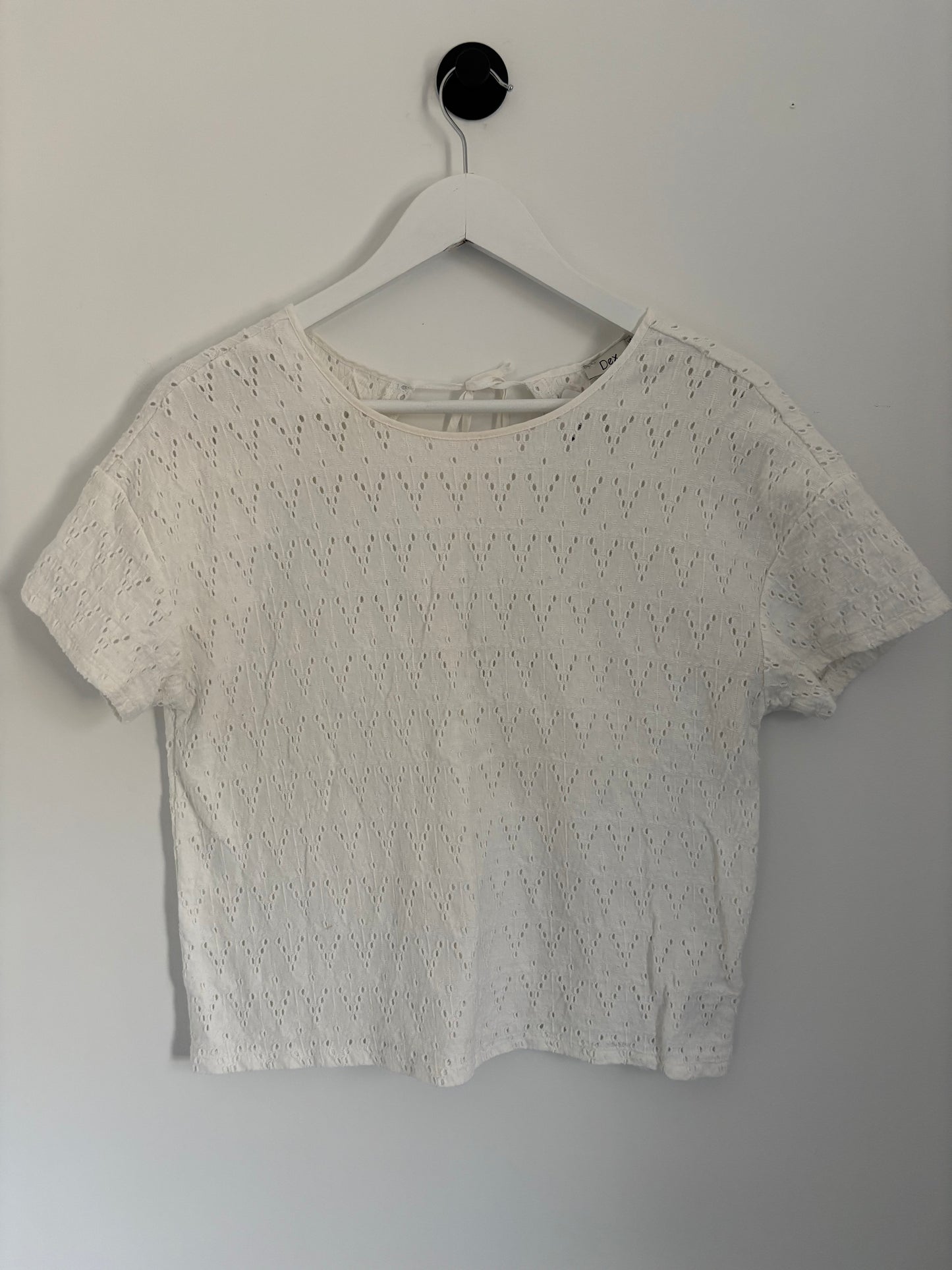 Dex White Eyelet Top with Tie Back | Medium (OC08D2)