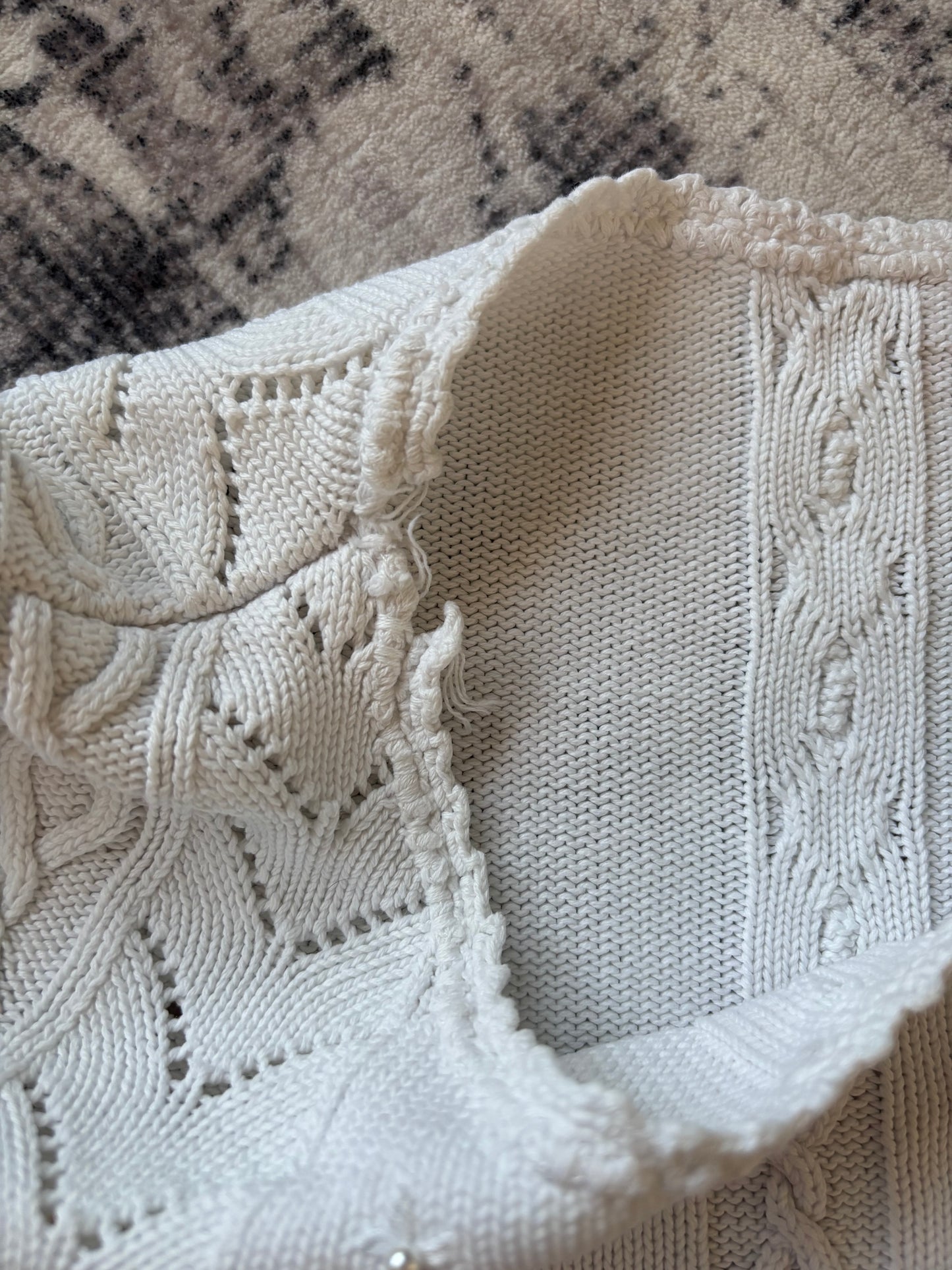 * CS White Crewneck Knit Short Sleeve Sweater | Sz Medium (M68C1)