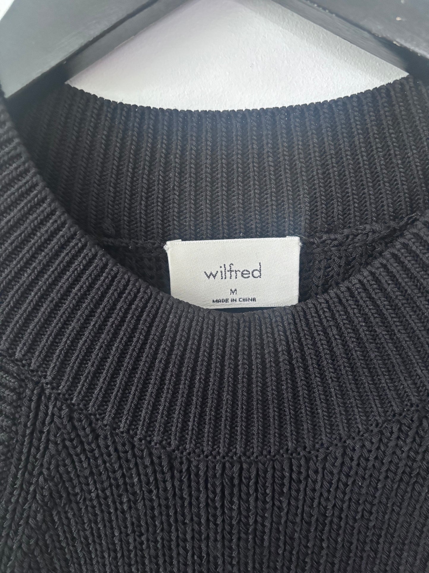 Wilfred Crevier Knit Ribbed Sleeveless Top in Black | Sz Medium