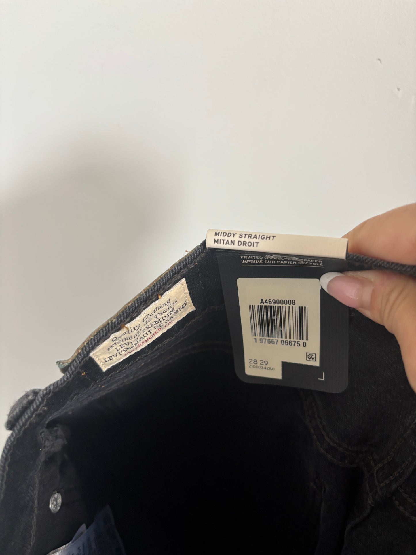 Levi's NWT Middy Straight Denim | 28 (may run small)
