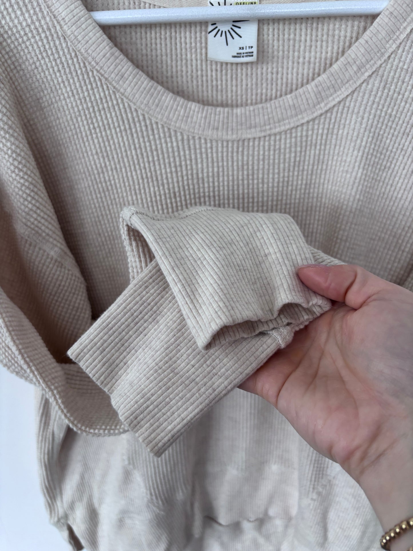 Offline by Aerie Big Hug Oatmeal Waffle Long Sleeve | Sz XS (fits like Medium)