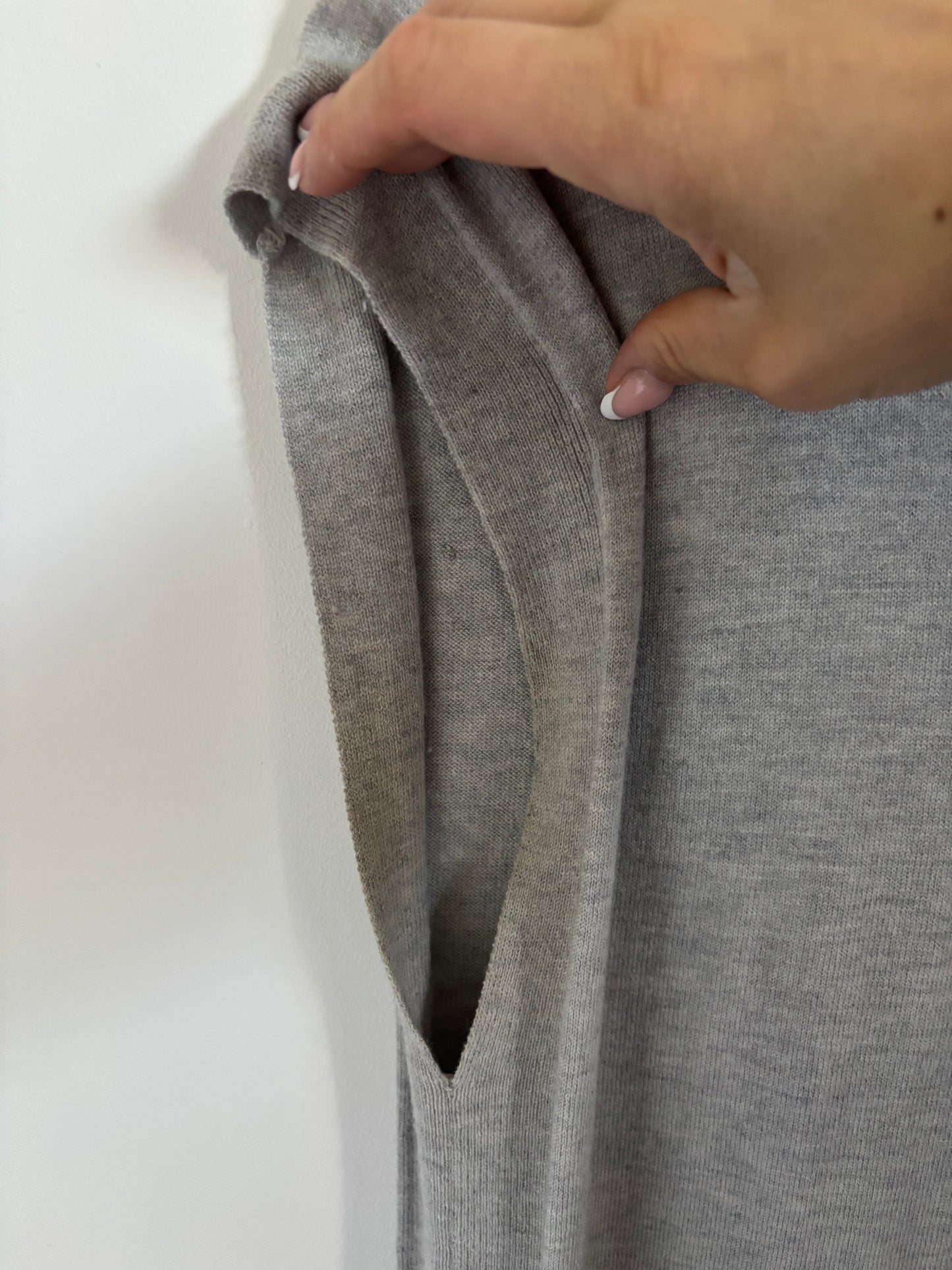 Banana Republic Sleeveless Sweater | Medium (fits large)