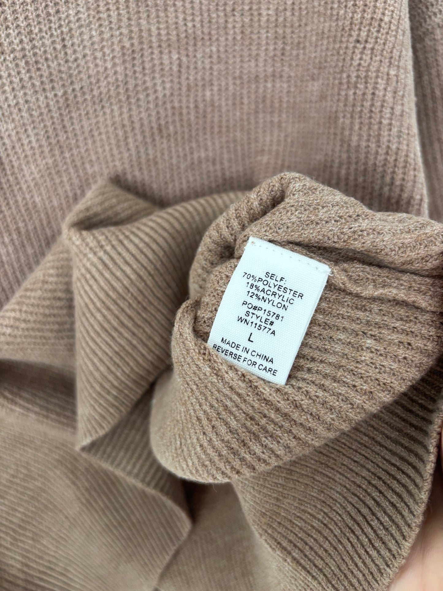 Timing Taupe V-Neck Sweater | Sz Large (M70C1)