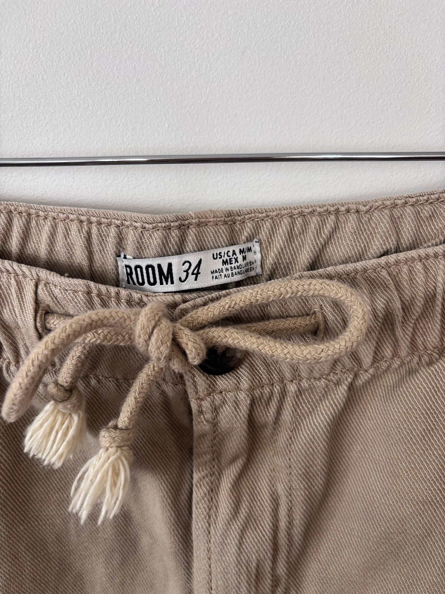 Room 34 Baggy Pants in Safari | Sz Medium