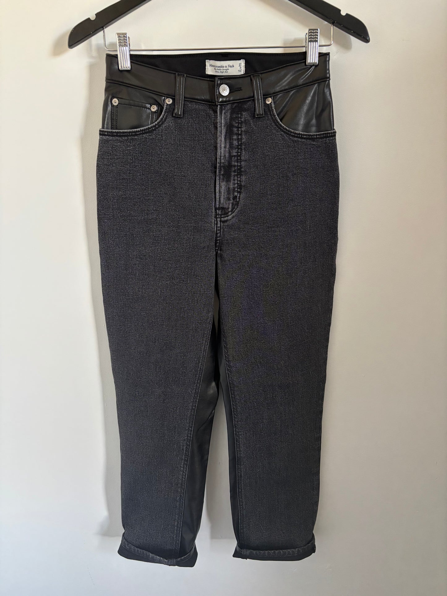 Abercrombie Mixed Fabric Ultra High Rise Ankle Straight Jean |  27 (O30L4)