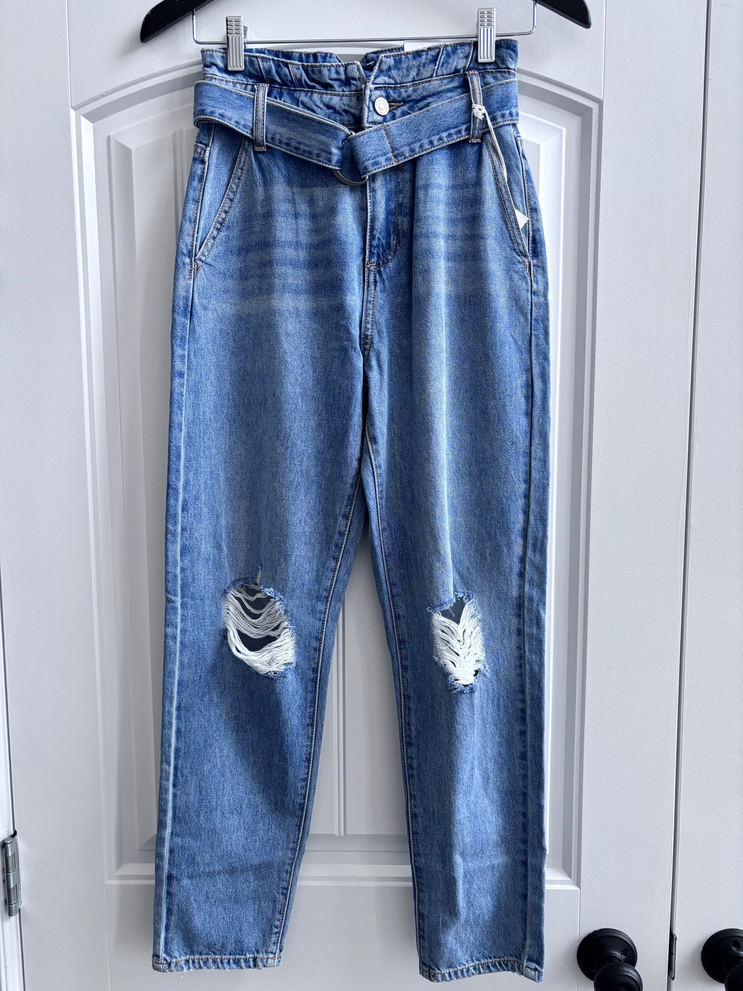 Kancan NWT Blossom Ultra High Rise Belted Mom Jeans  | Sz 24