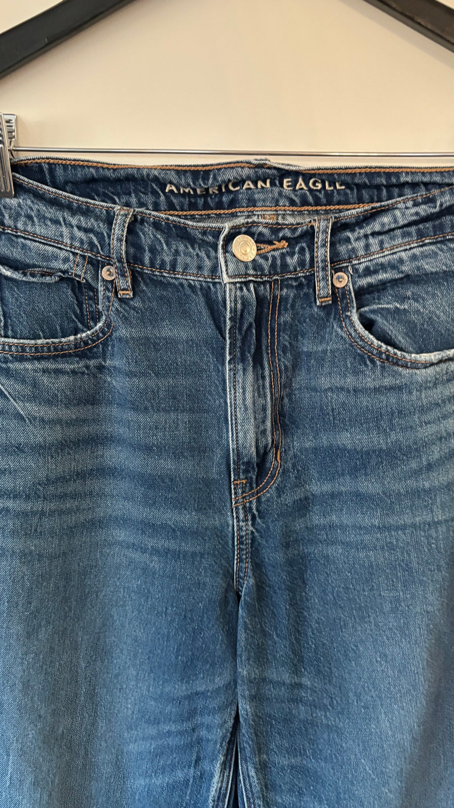 AE Super High Rise Baggy Wide Leg Jeans (Med/Dark wash)  | 8 (N24S20)