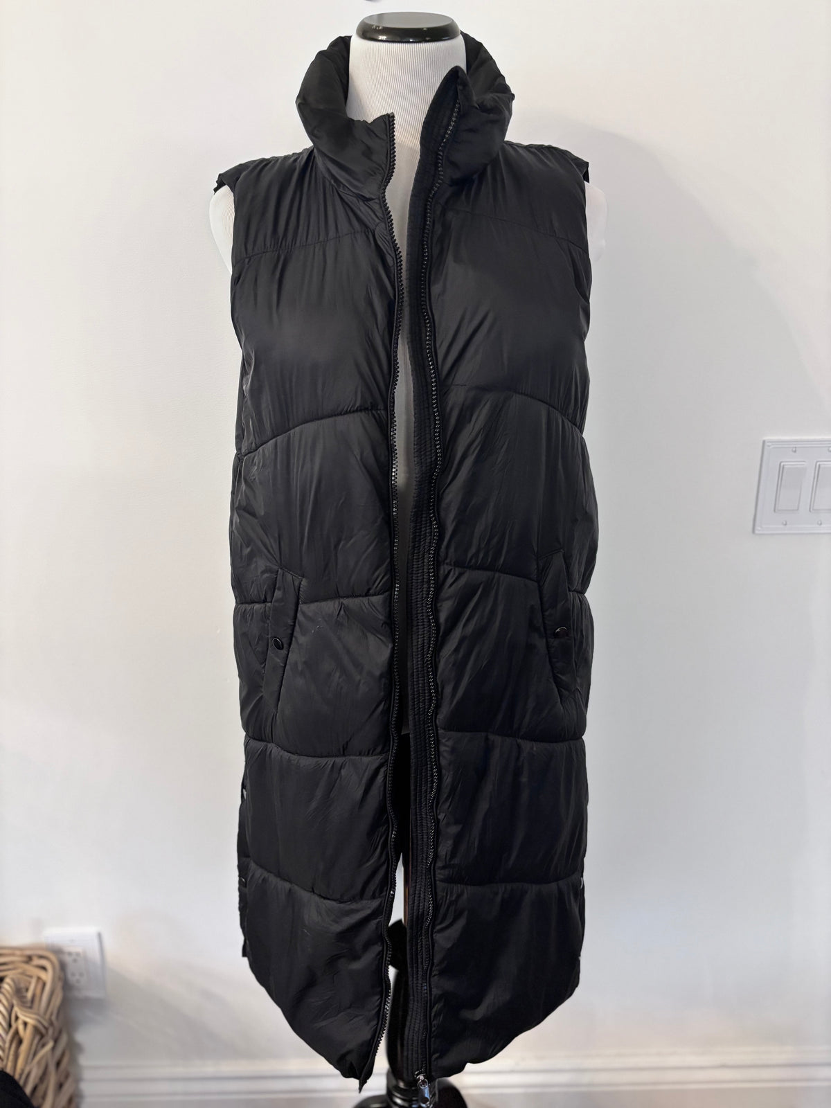 Vero Moda Long Black Puffer Vest | Sz Medium (M1)