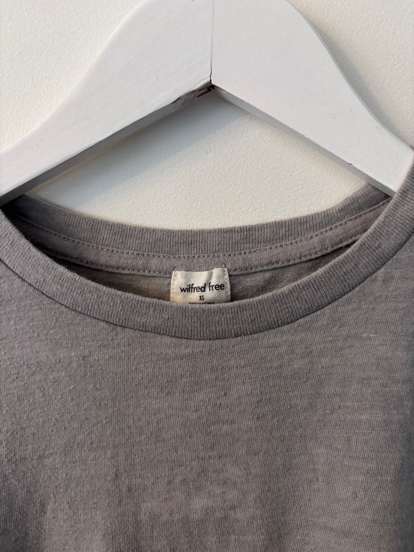 Wilfred Free T Shirt | Sz XS (fits like Medium)(F13C1)