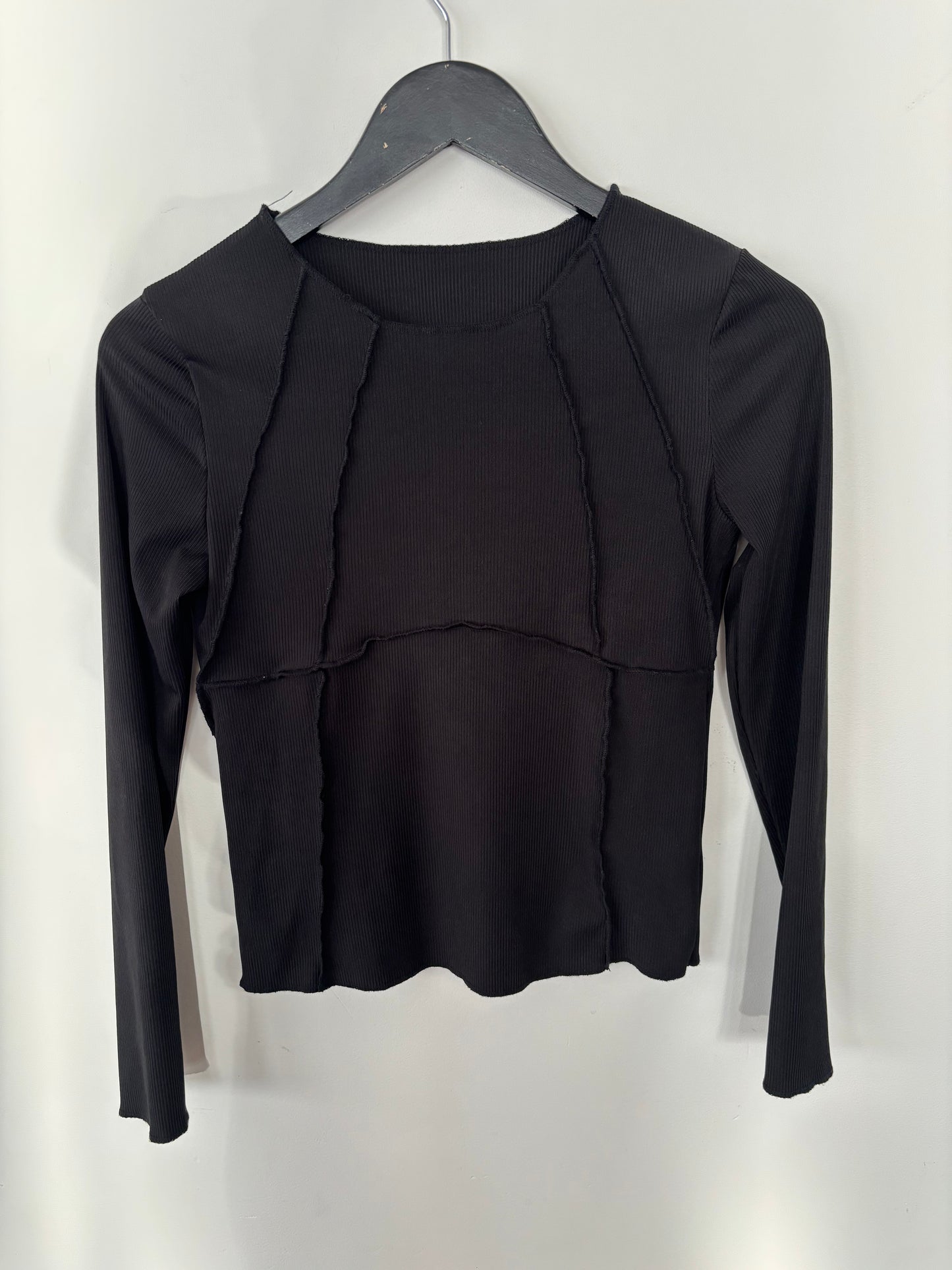 Reverse Seam Black Long Sleeve Top | Sz Small (D002R5)