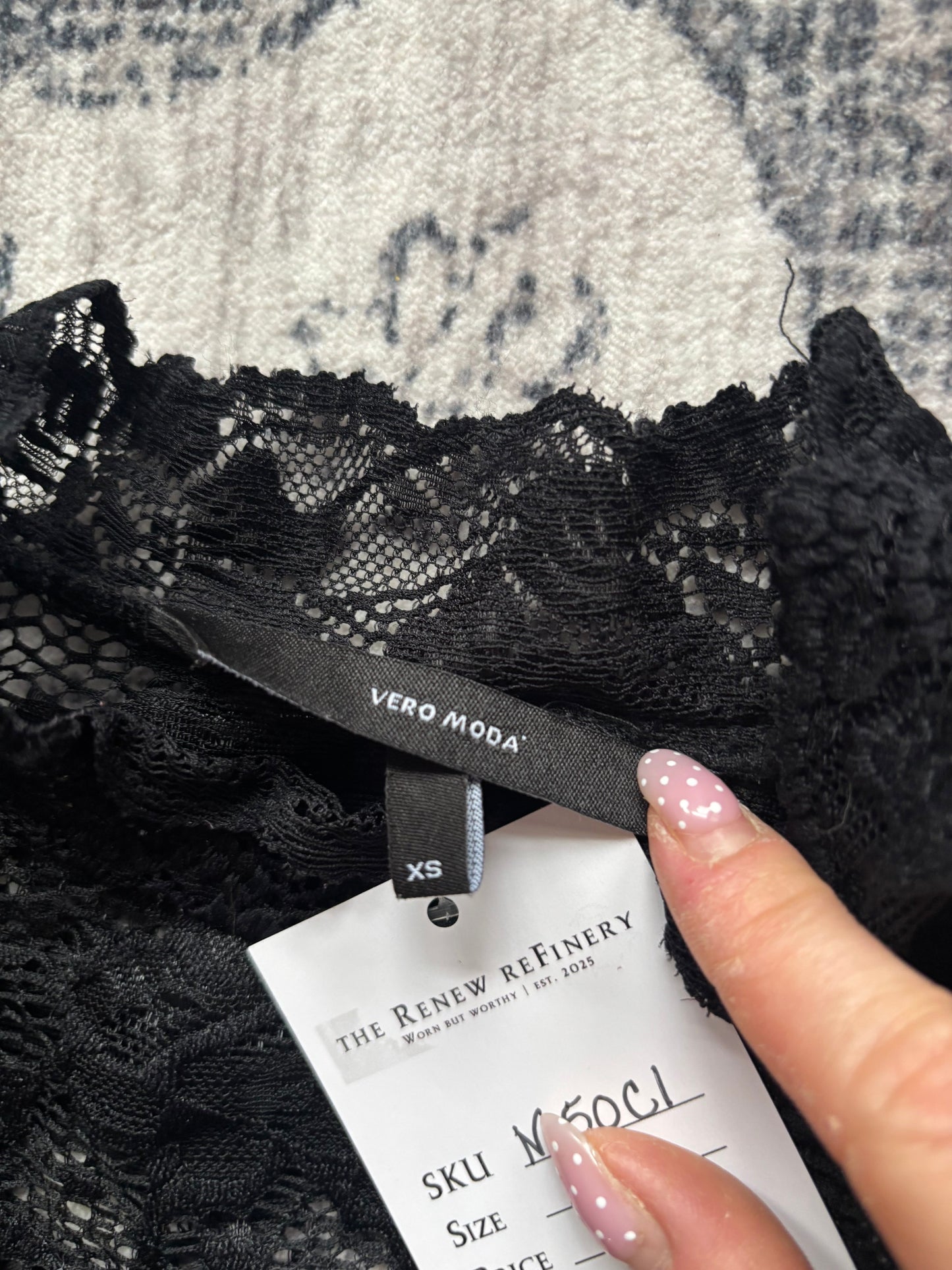 Vero Moda High Neck Lace Top | XS (N150C1)