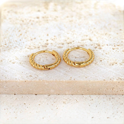 BEJ Twist Gold Huggies (12mm)