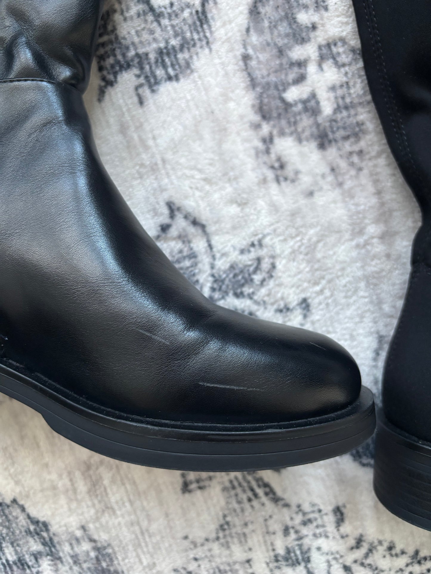 Dream Pair Black Knee High Flat Boots | Sz 7.5 (D012M10)