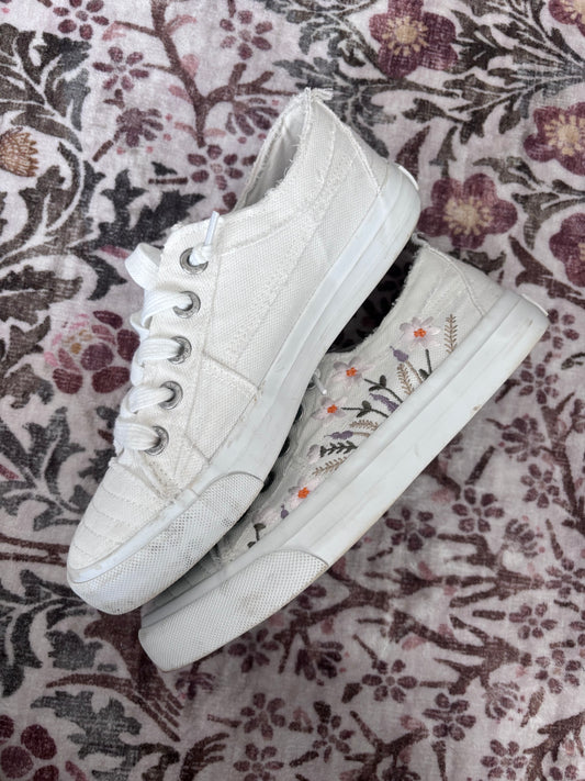 Blowfish Embroidered Sneakers | Sz 7