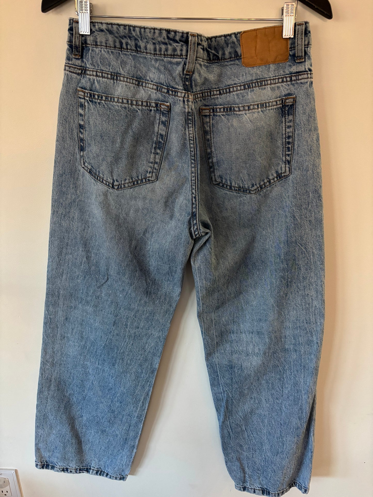 H&M Divided Baggy Low Jeans (Light Wash) | Sz 8 (N23S20)