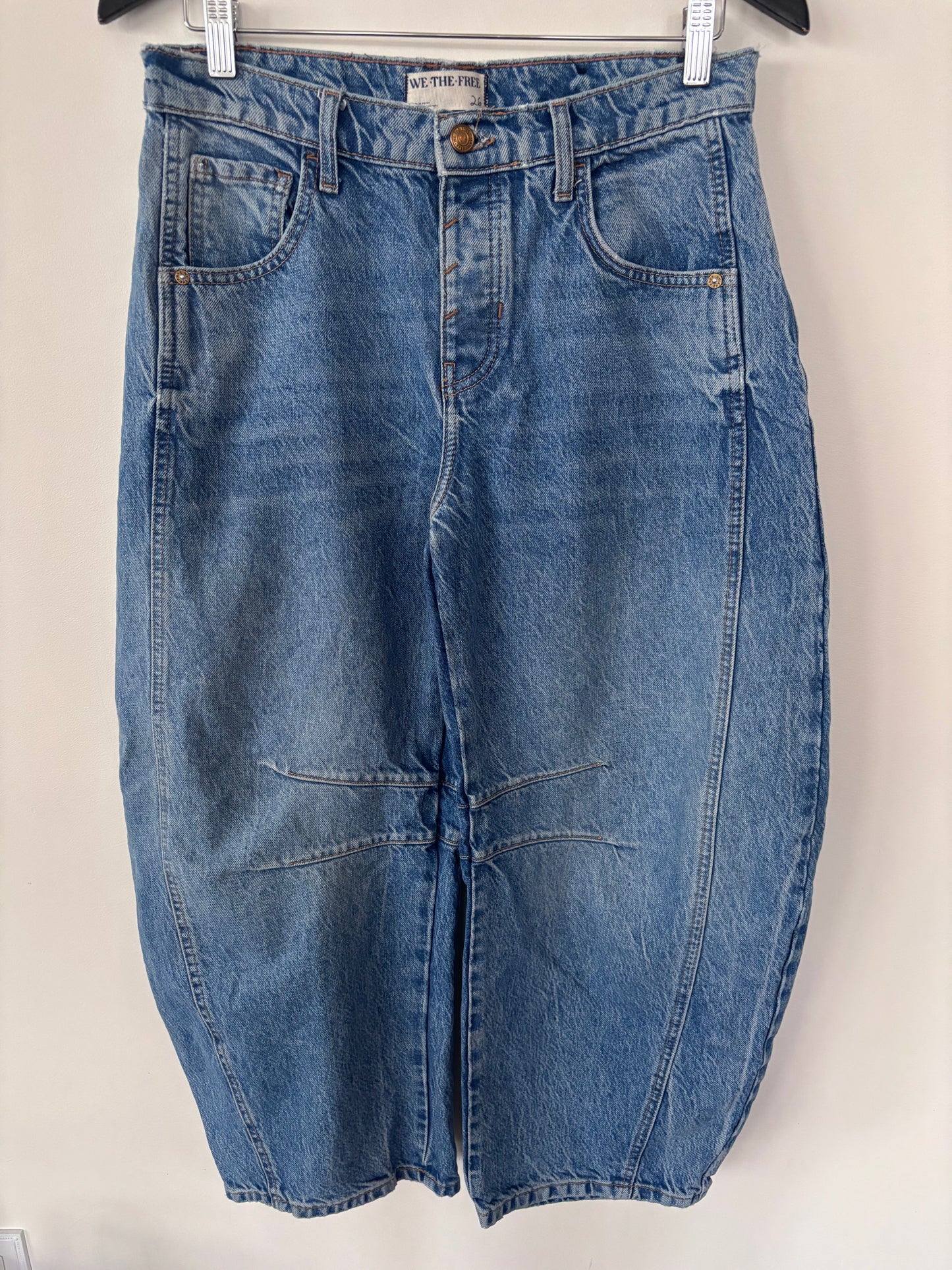 Free People Good Luck Barrel Jeans | Sz 26 (would fit 27 too)