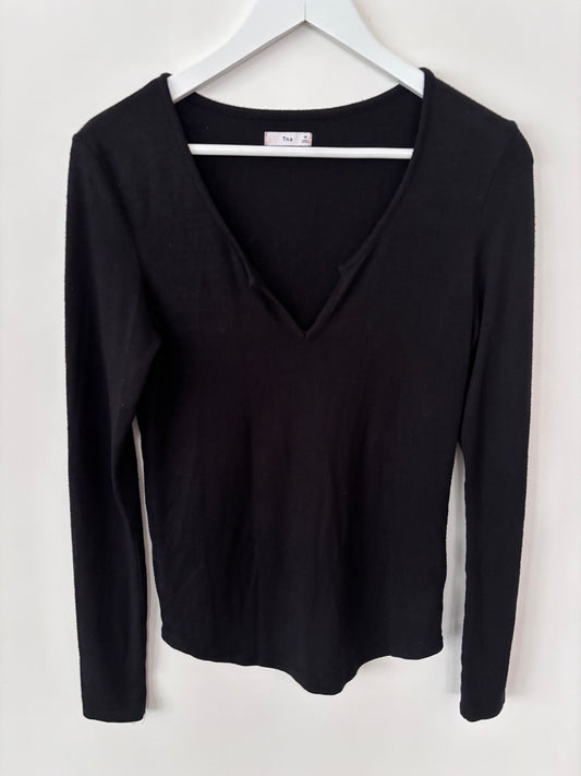 TNA Black LS Notch Neck Top | Sz Medium