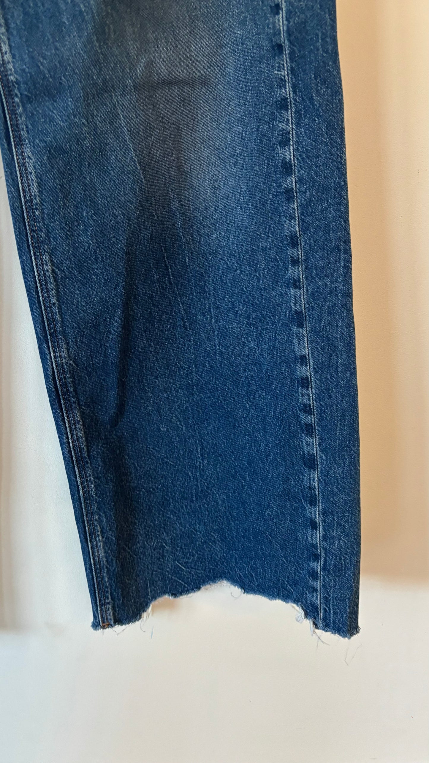 AE Super High Rise Baggy Wide Leg Jeans (Med/Dark wash)  | 8 (N24S20)