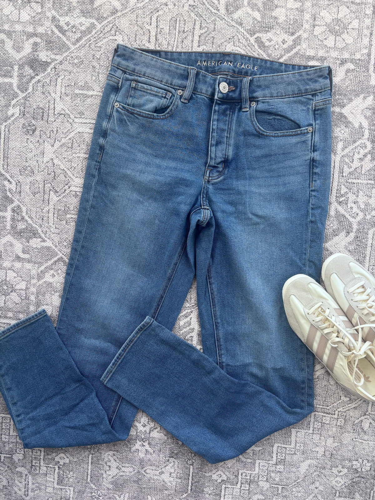 American Eagle Tomgirl Jeans | Size 6 (extra long)