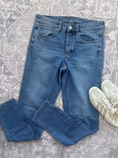 American Eagle Tomgirl Jeans | Size 6 (extra long)