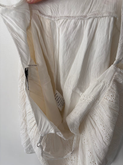Dress Forum White Eyelet Tank | Sz Medium (flaw)