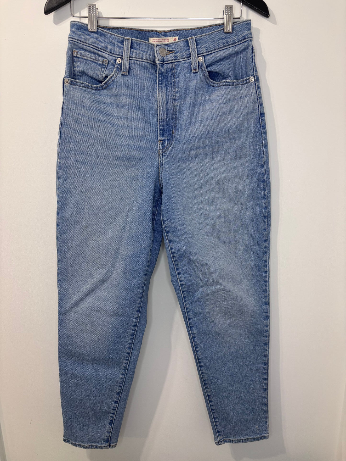 Levi's High Waisted Mom Jeans | Sz 28