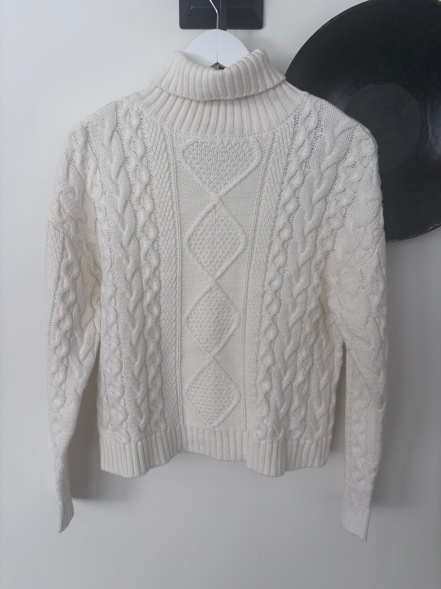 Eclipse White Knit Turtleneck | Sz Medium (M32W3)