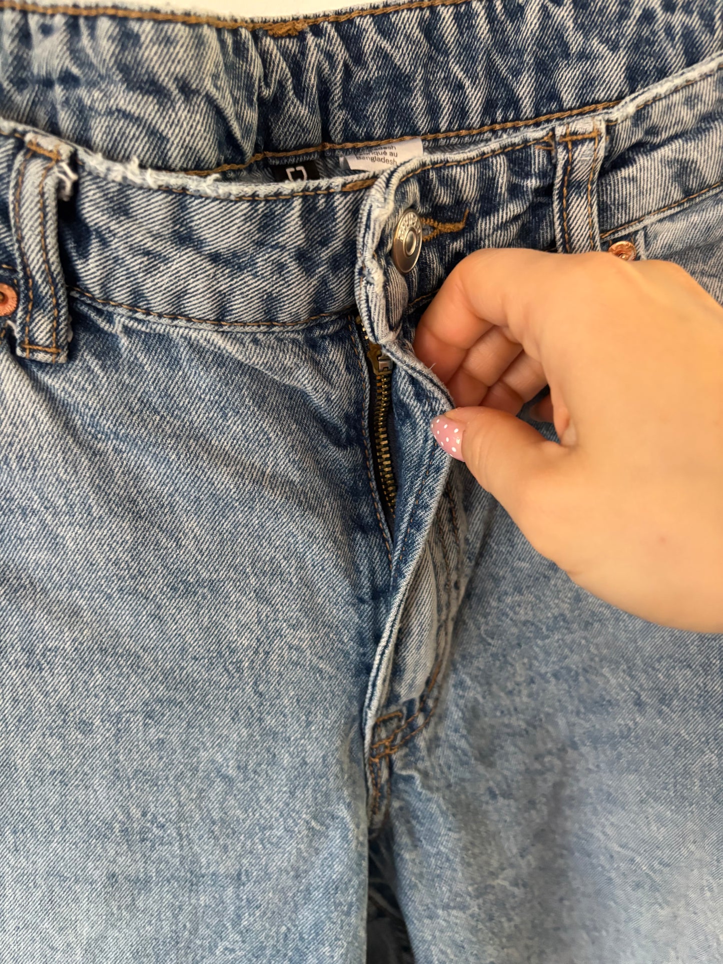 H&M Divided Baggy Low Jeans (Light Wash) | Sz 8 (N23S20)