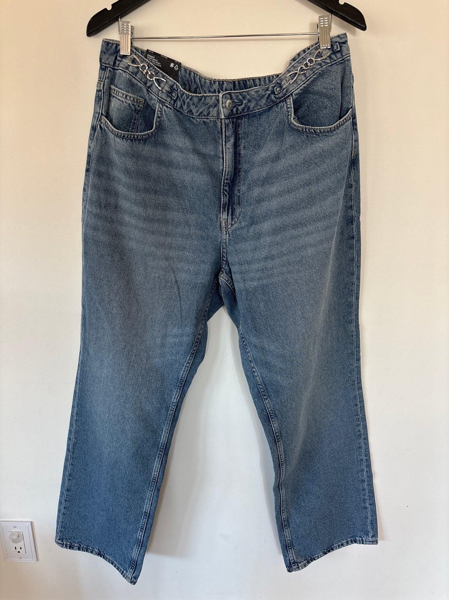 H&M High Rise Straight with Chain Detail | Sz 16 NWT (N10N18)