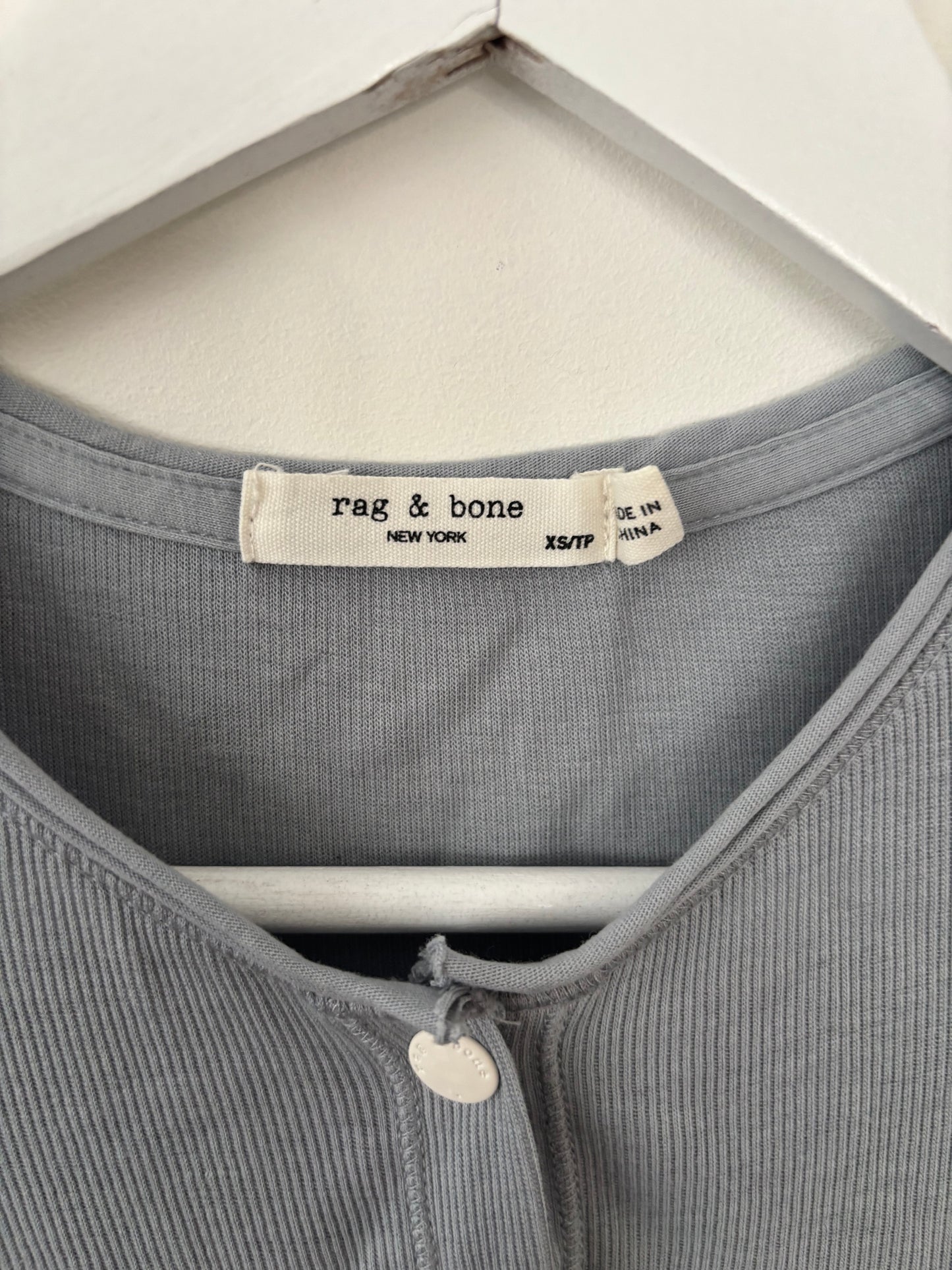 Rag & Bone Mac Ribbed Snap Henley Bodysuit | XS (J65AB1)
