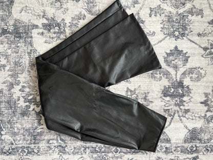 A&F Vegan Leather Flare Pants | Sz Medium (J171K9)