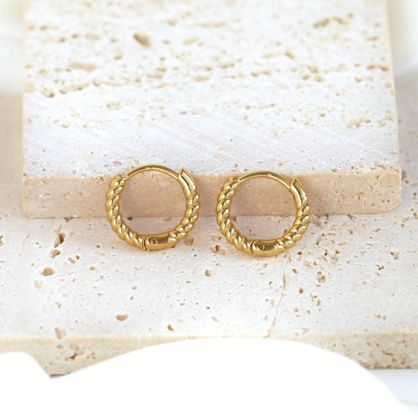 BEJ Twist Gold Huggies (12mm)