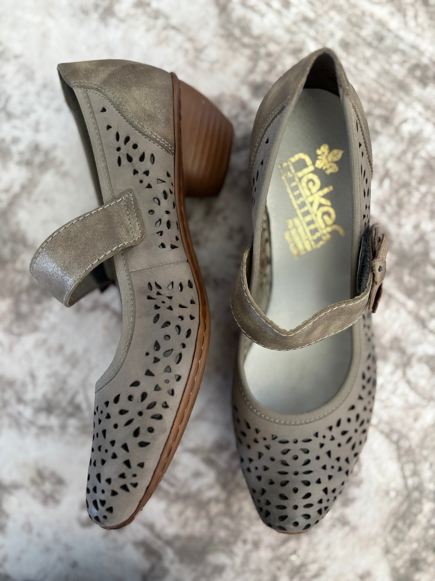 Rieker Grey Mary-Jane Heels | 7.5