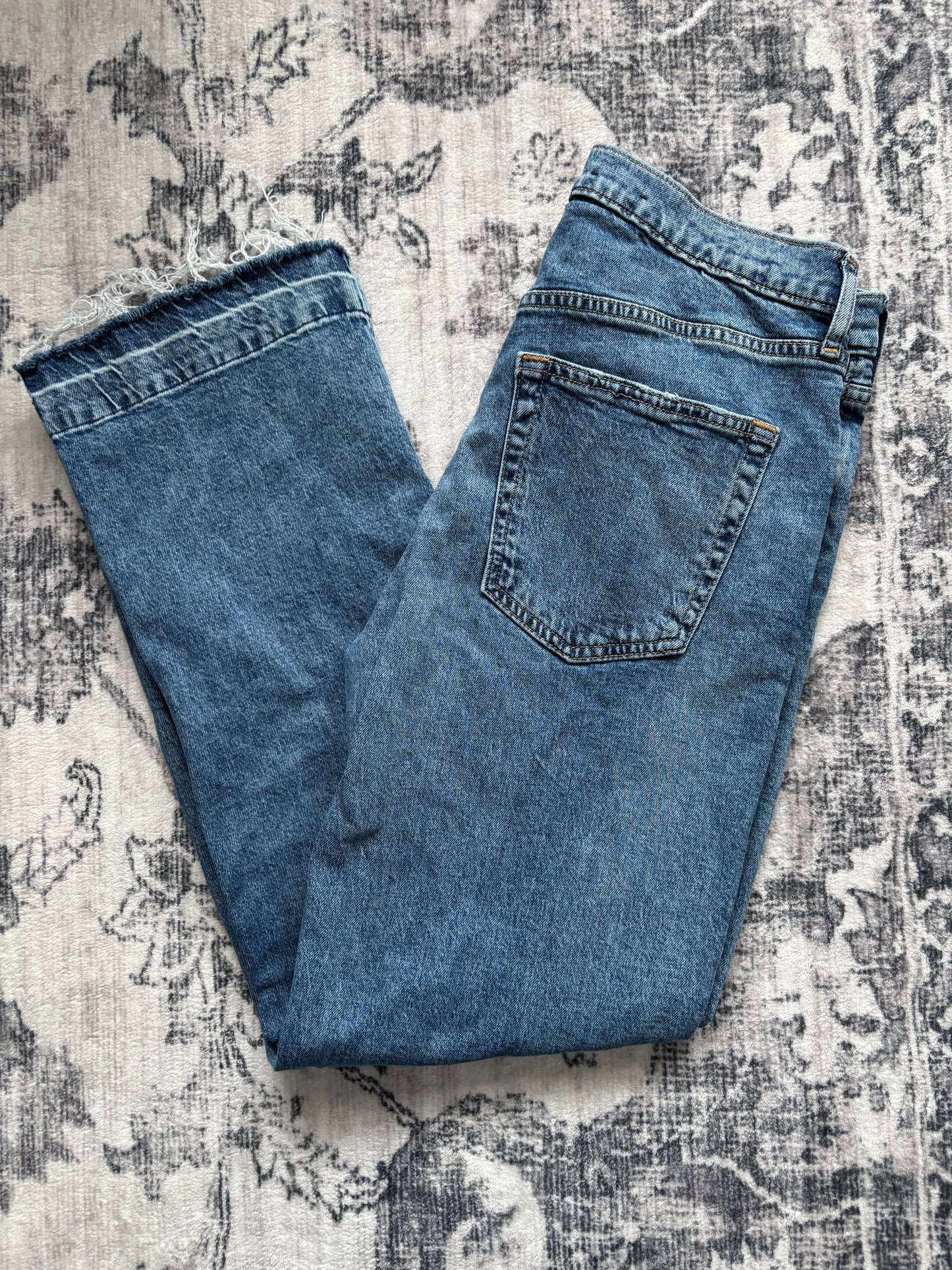 Gap 90s Loose Mid Rise Jeans (inseam 28")| Sz 28 or 6 (J137E13)
