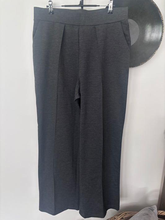 H&M Grey Pleated Wide Leg Pants | Sz Large (bigger fit)