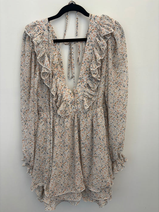 Pretty Little Things Ditsy Floral Chiffon Tie Back Shift Dress | Large