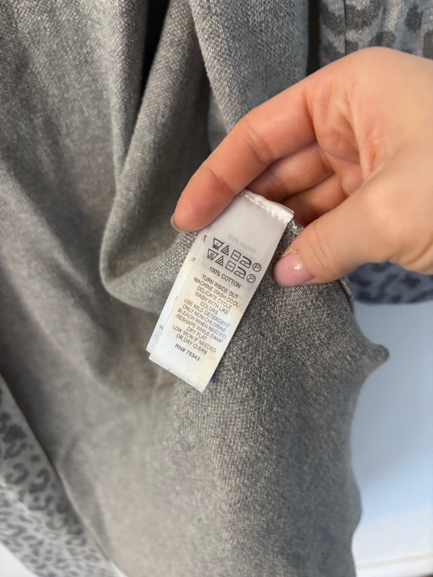 Jessica Simpson Grey Animal Print Cardigan | Sz Medium (Fits Like Small)(F06O9)