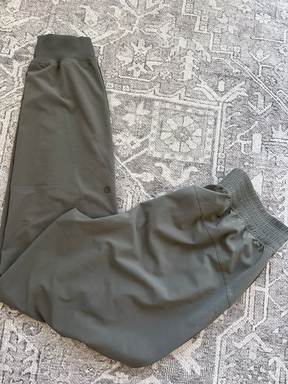 Lululemon Wanderer Jogger in Grey Sage | Sz 6