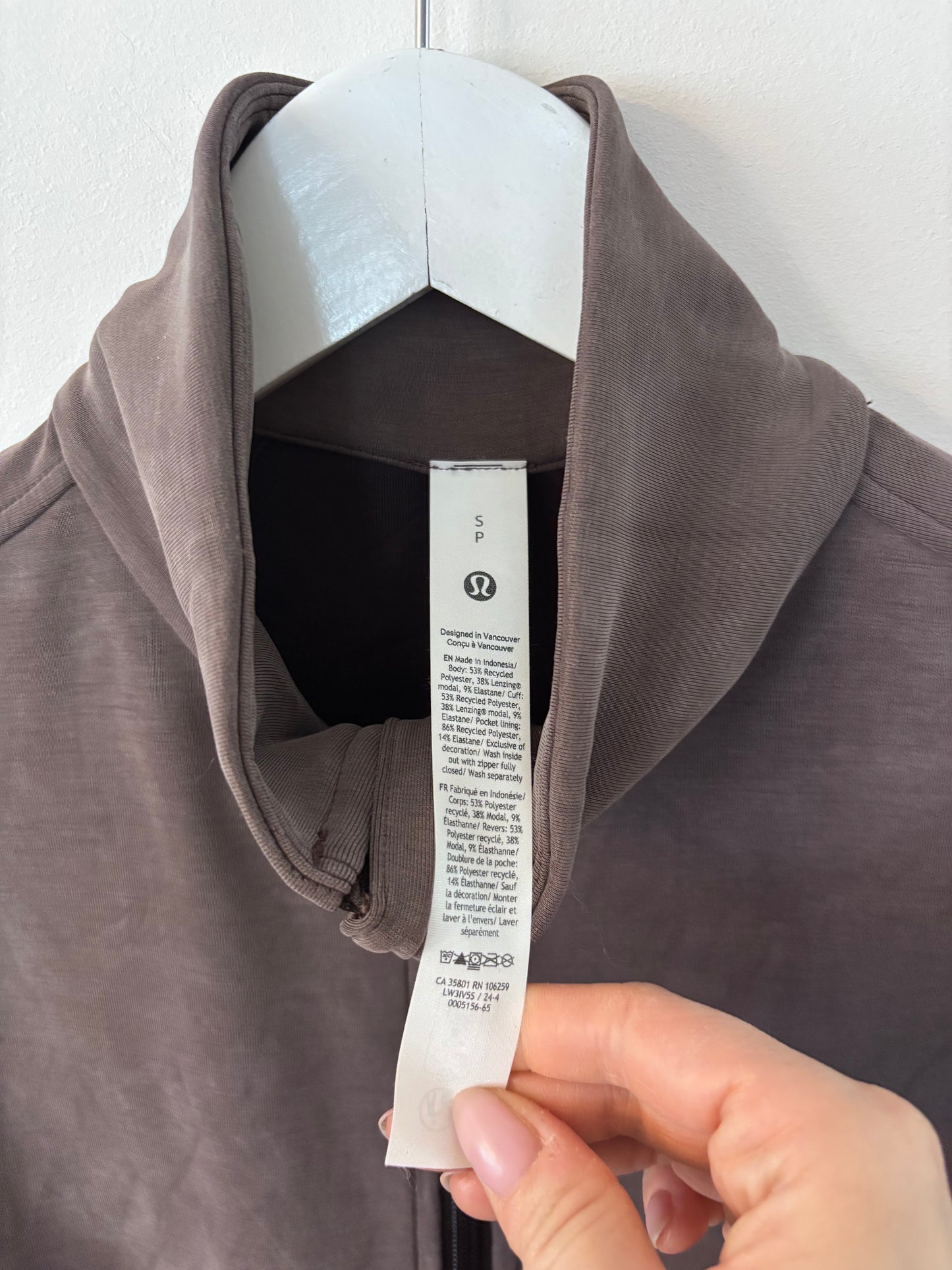 Lululemon Softstreme Cinch Waist Jacket in Brown | Sz Small (4-6)