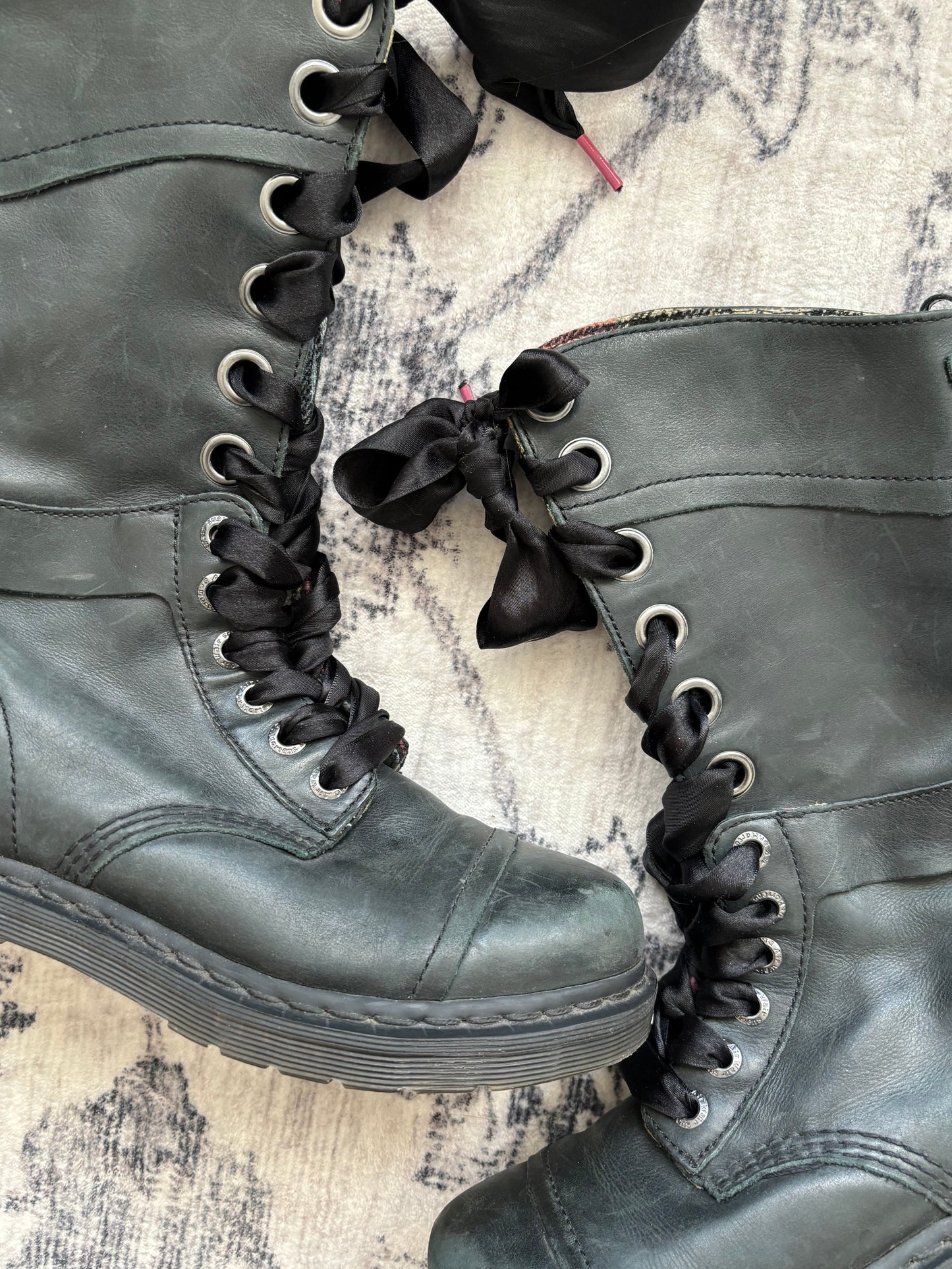 Dr Martin's 12 Eye Triumph 1914 Fold Over Boot | Sz 7.5 (38)