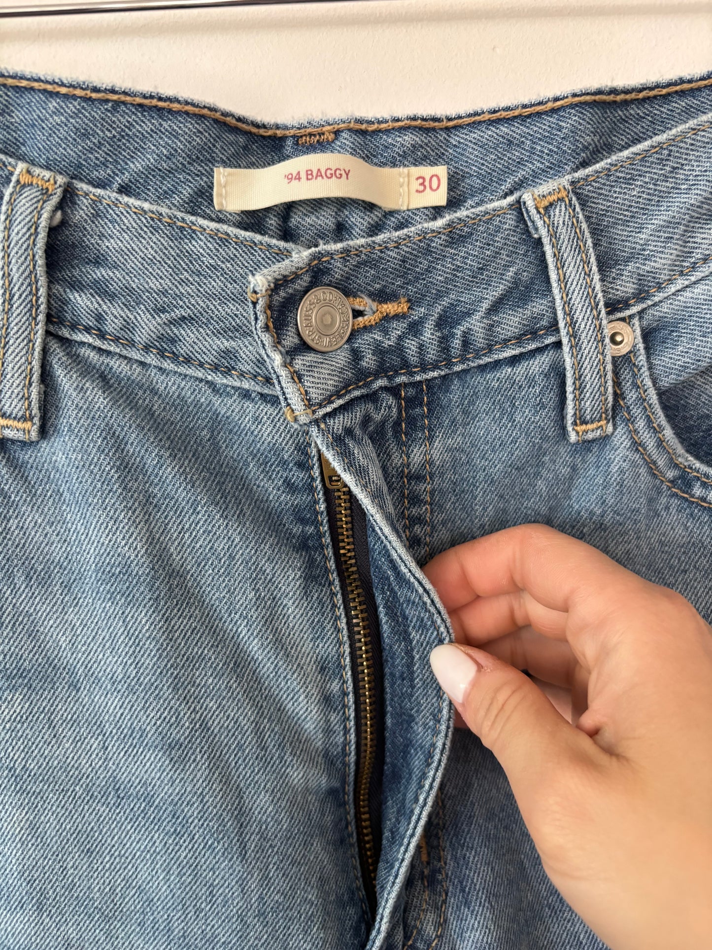 Levi's 94' Baggy Wide Jeans with Distressing | Sz 30