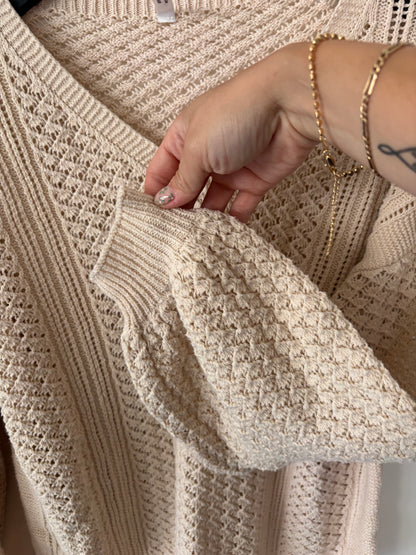 ePretty Beige Knit V-neck Sweater | Sz Large