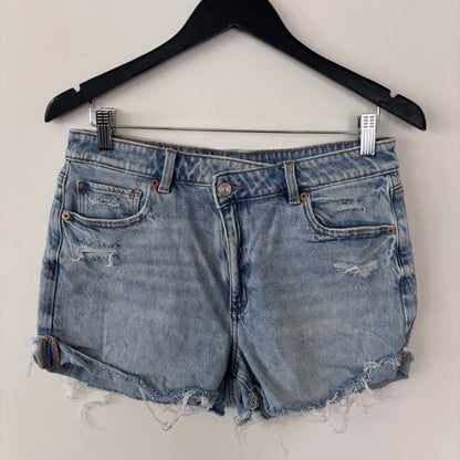 AE Strigid   Mom Shorts / Crossover Waistline | Size 8 / Medium